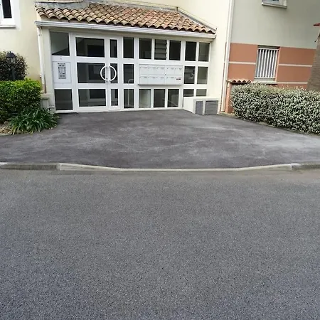Quiet And Cozy 1br Close To And Services شقة Saint-Raphaël
