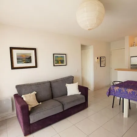 Quiet And Cozy 1br Close To And Services شقة Saint-Raphaël