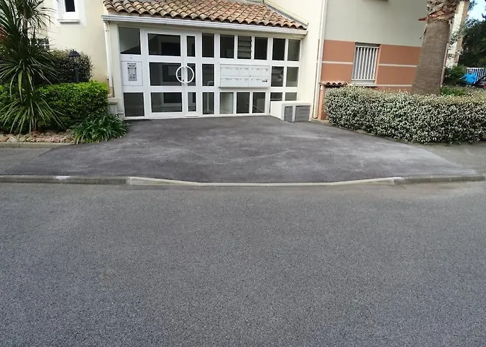 Quiet And Cozy 1br Close To And Services Apartamento Saint-Raphaël