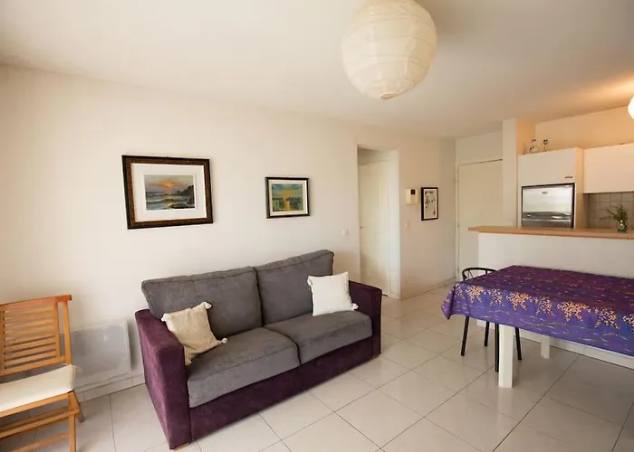 Quiet And Cozy 1br Close To And Services Apartamento Saint-Raphaël