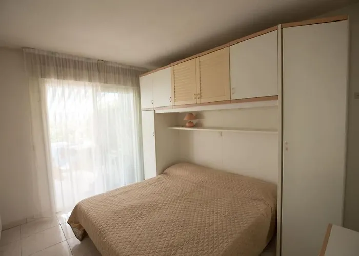 Apartamento Quiet And Cozy 1br Close To And Services Saint-Raphaël