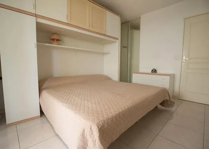 Quiet And Cozy 1br Close To And Services * Saint-Raphaël