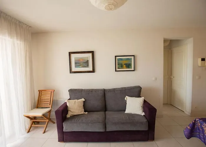 Quiet And Cozy 1br Close To And Services Saint-Raphaël