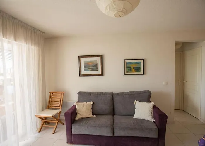 Quiet And Cozy 1br Close To And Services Διαμέρισμα Saint-Raphaël